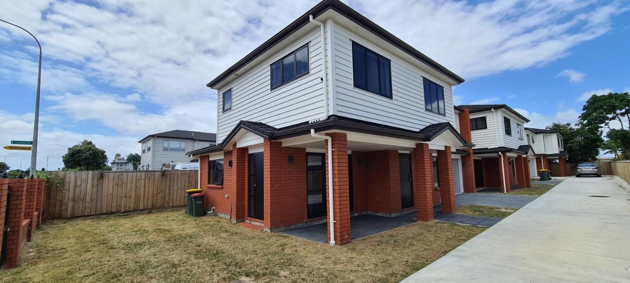 Kudos Business Suites & Airport Motel Auckland Exterior photo