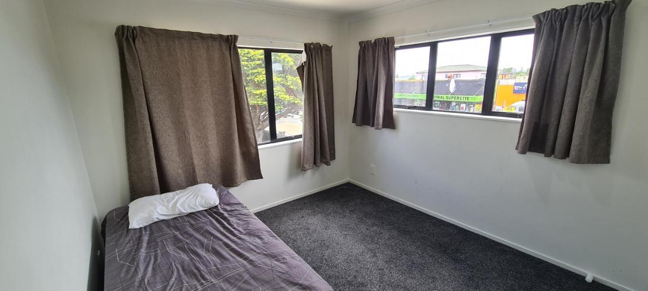 Kudos Business Suites & Airport Motel Auckland Exterior photo